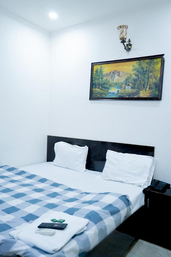 Hotel Tom - Jungpura Chruch Road Nueva Delhi Exterior foto